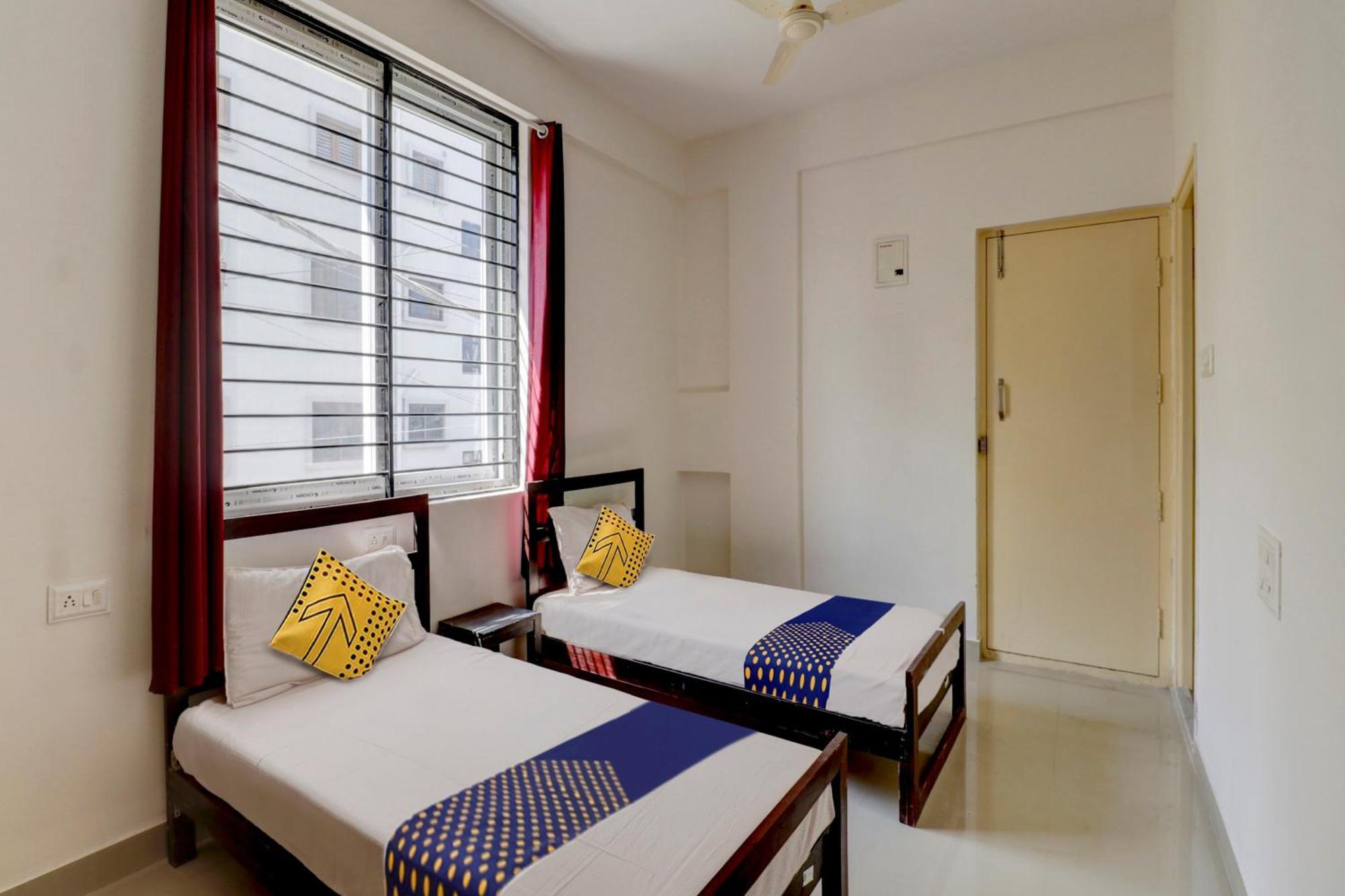 Spot On Helloworld Hsr Castle De Monte Hotel Bangalore Eksteriør billede