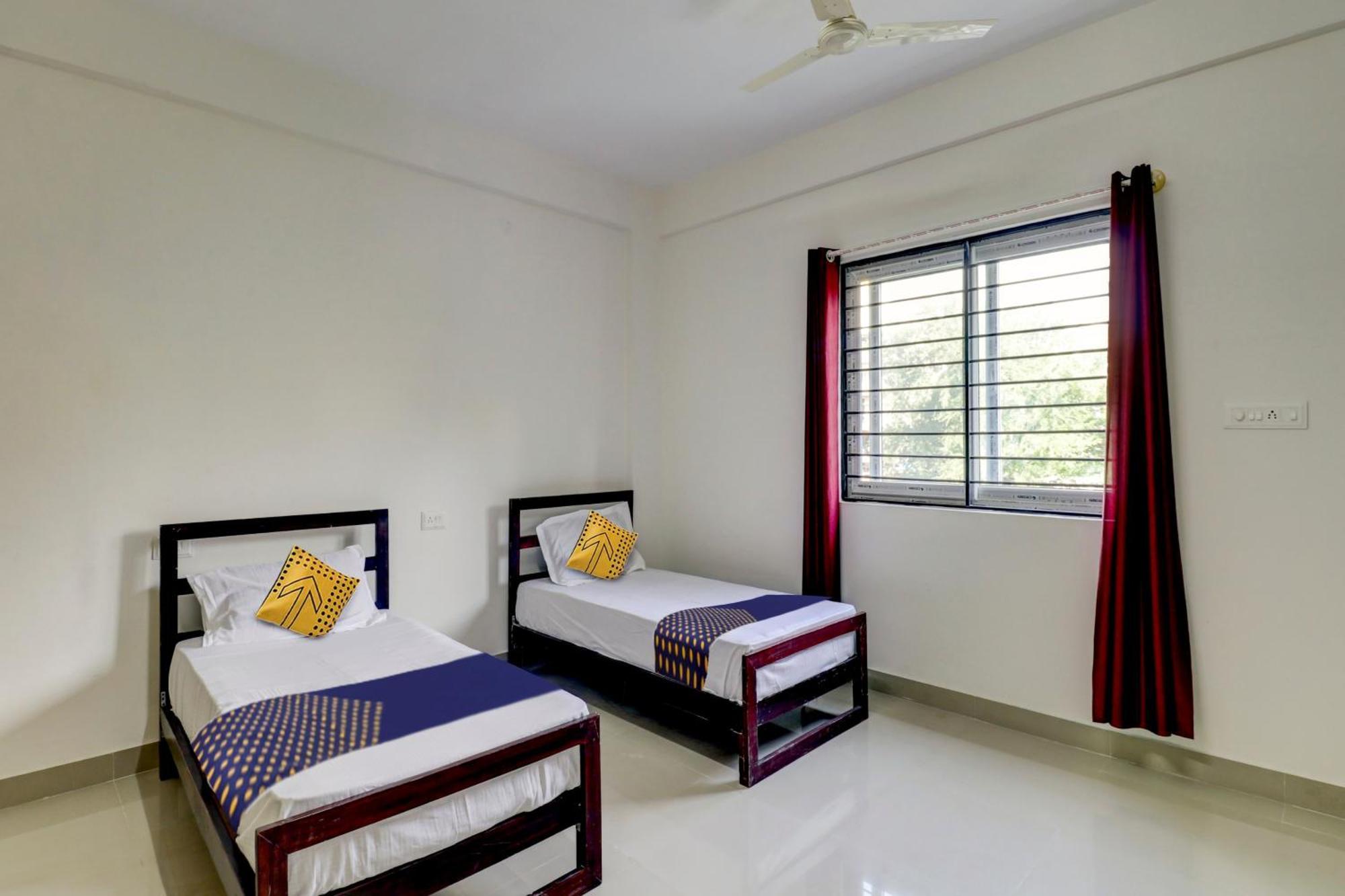 Spot On Helloworld Hsr Castle De Monte Hotel Bangalore Eksteriør billede