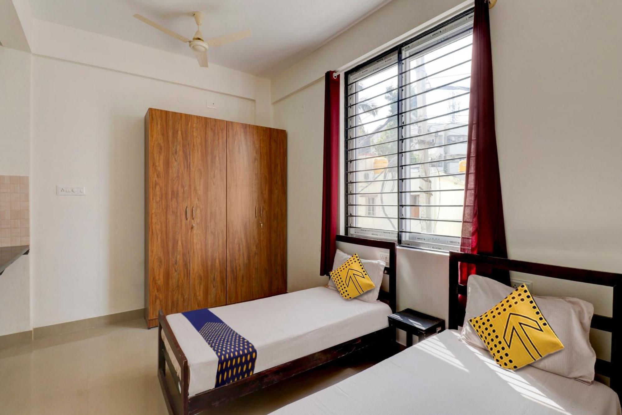Spot On Helloworld Hsr Castle De Monte Hotel Bangalore Eksteriør billede